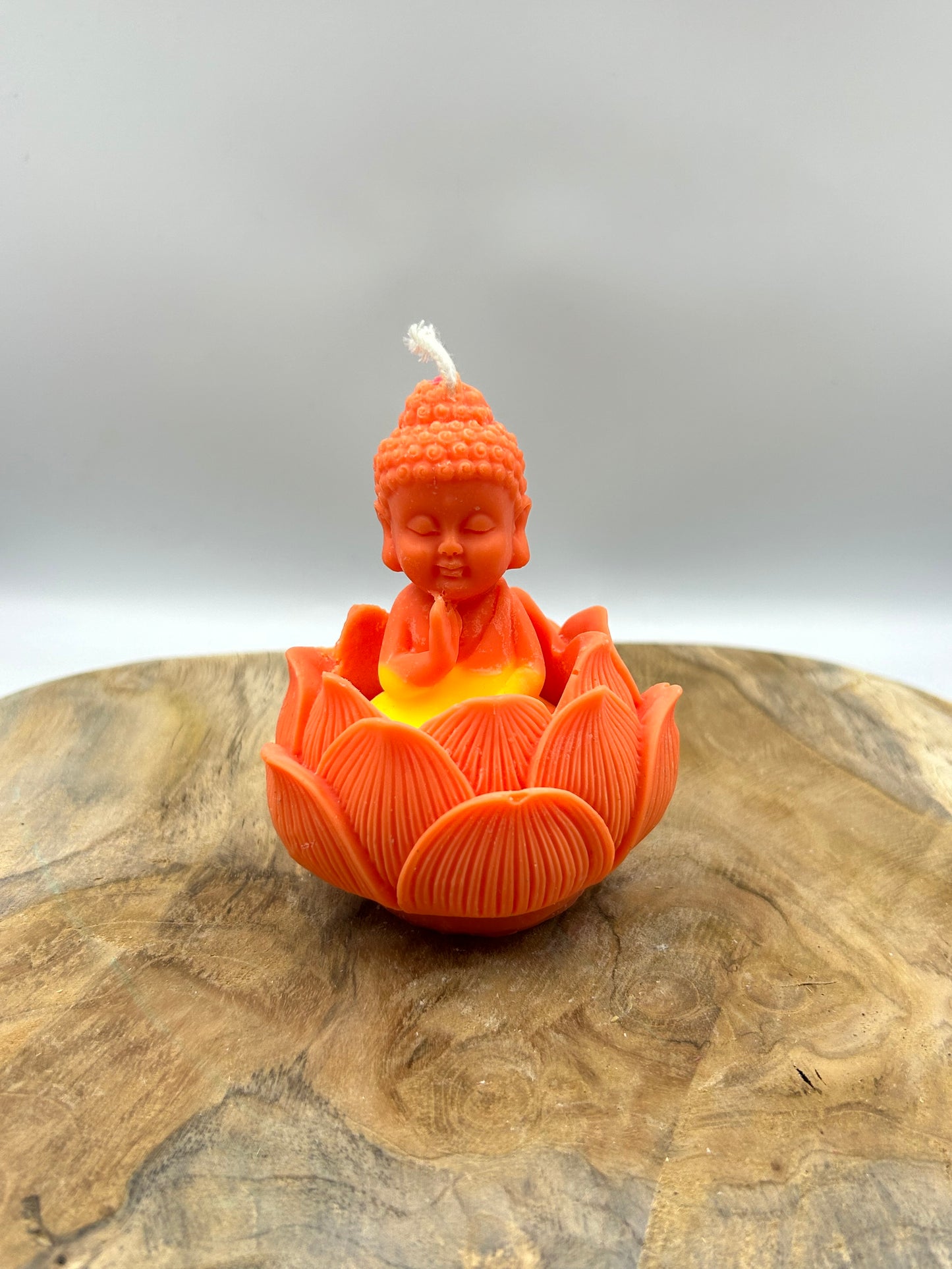 Bougies bouddha dans son lotus