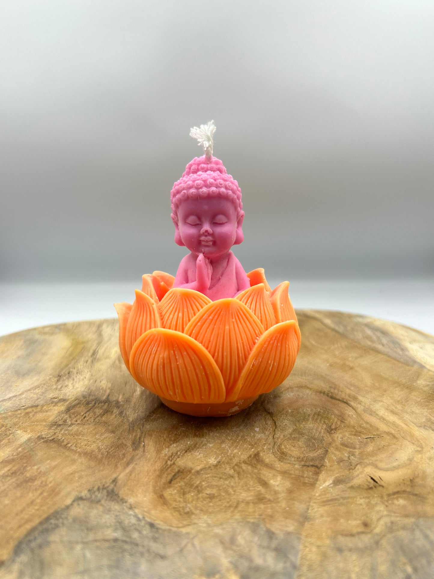 Bougies bouddha dans son lotus
